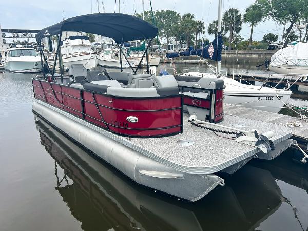 2024 Veranda VF25F2+2 Deluxe Tri-Toon