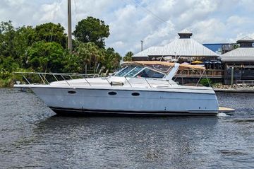 2000 Tiara Yachts 3500 Express