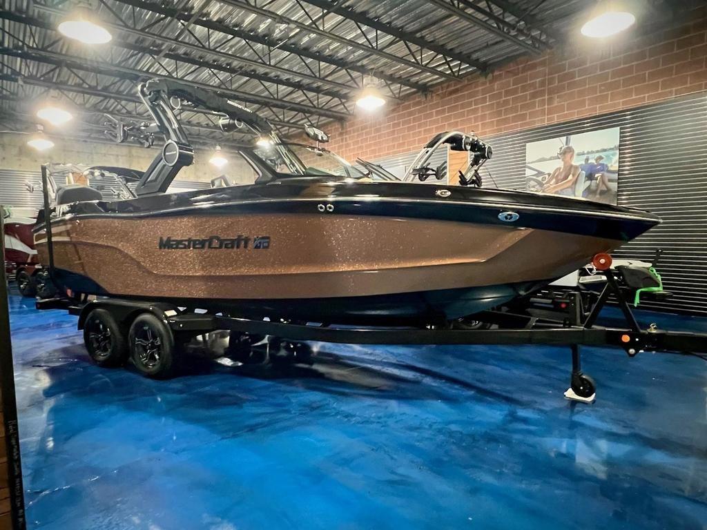 MasterCraft XT23 Ashley Kidd Edtn