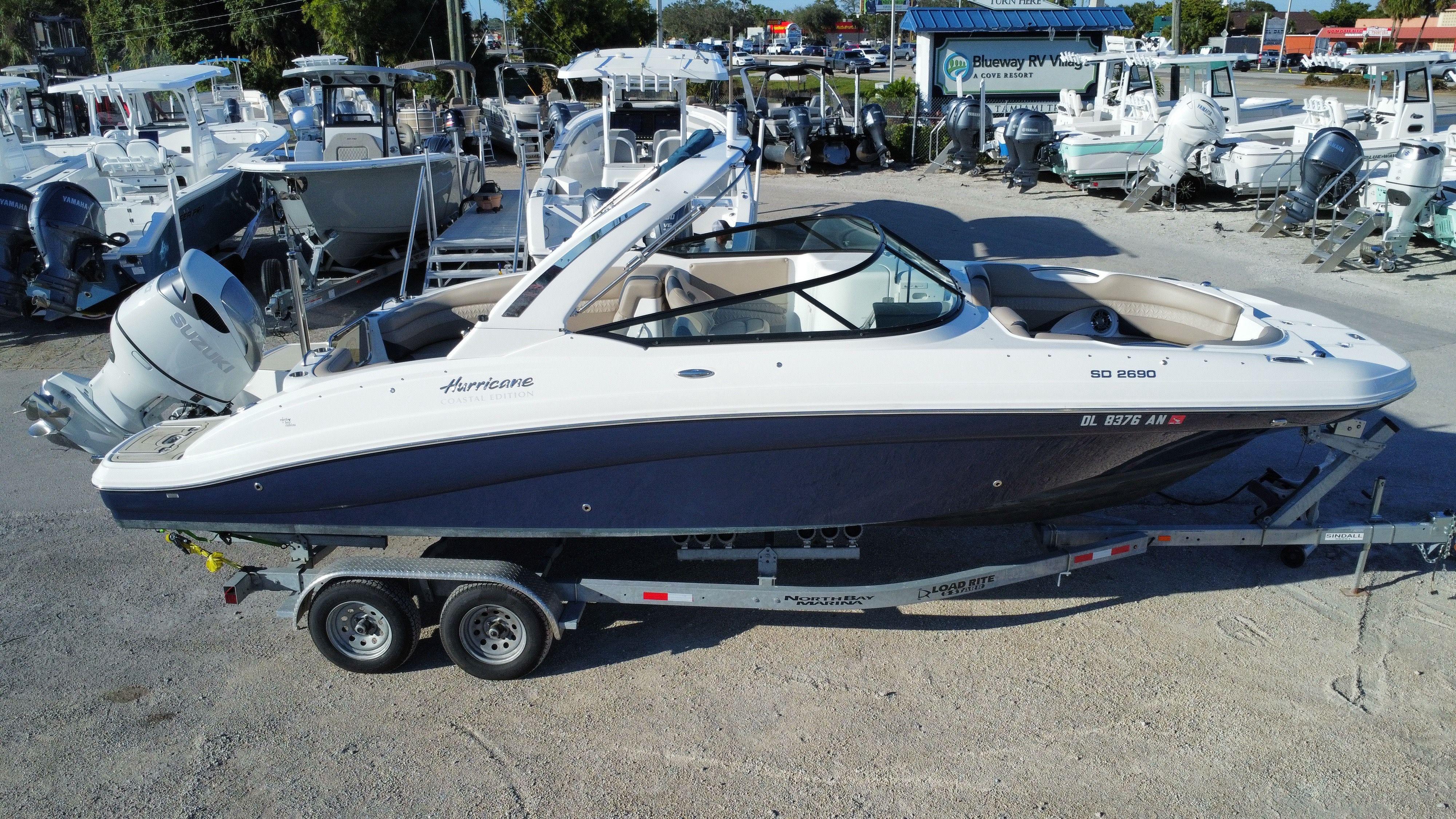 2022 Hurricane SunDeck 2690 OB