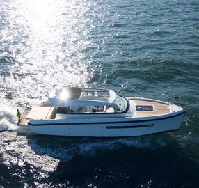 2023 Delta Powerboats 33 Coupe