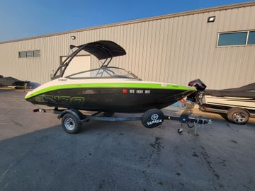 2022 Yamaha Boats AR190