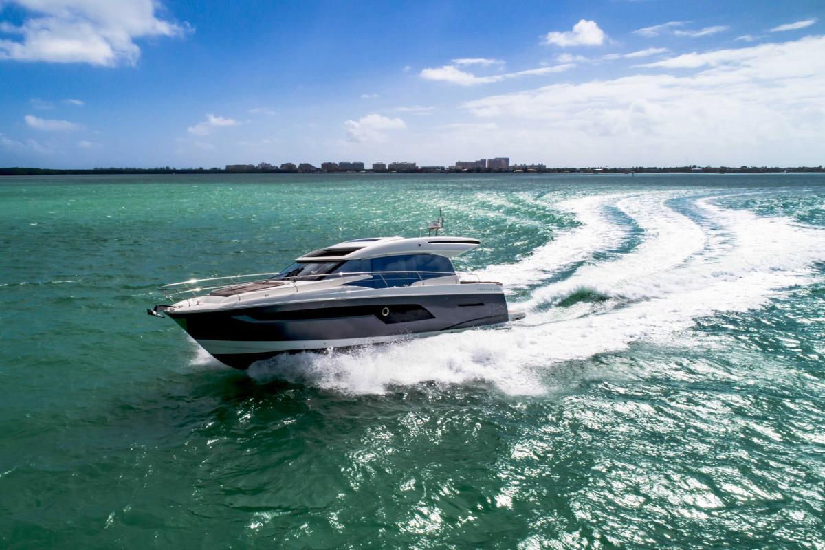 2025 Prestige 520 S