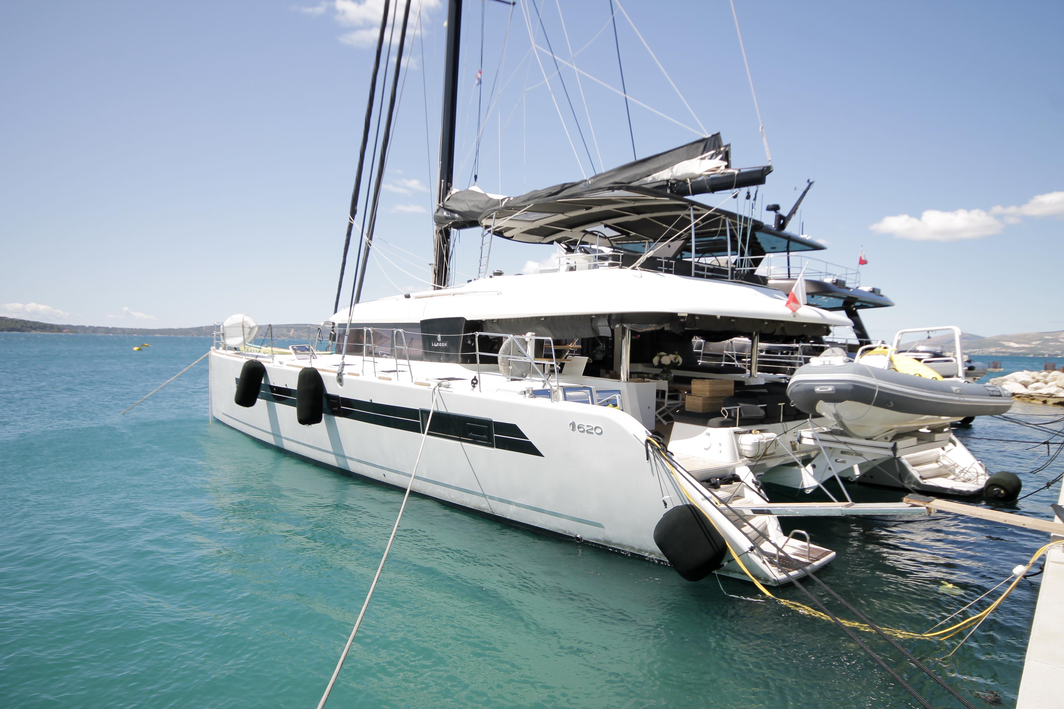 2019 Lagoon 620 Essense