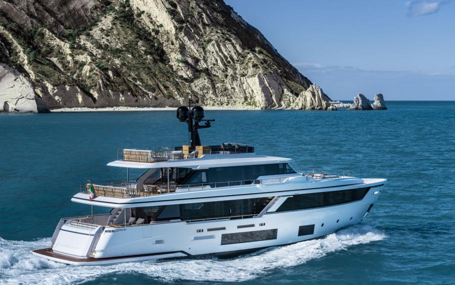 2024 Custom Line Navetta 30