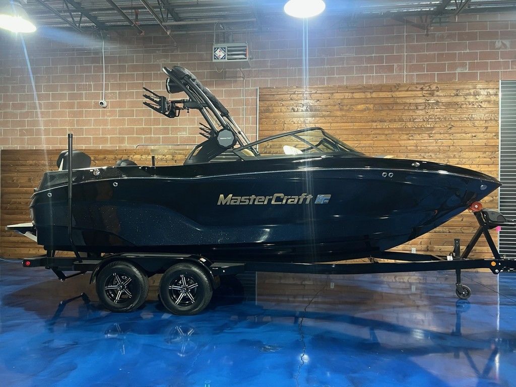 2025 MasterCraft XT22 T