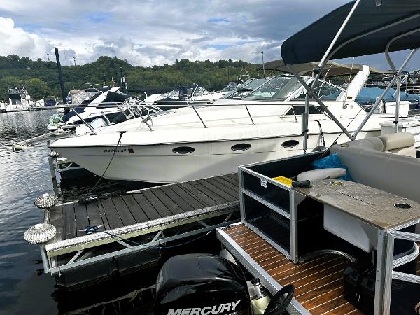 1989 Tiara Yachts 310 SC