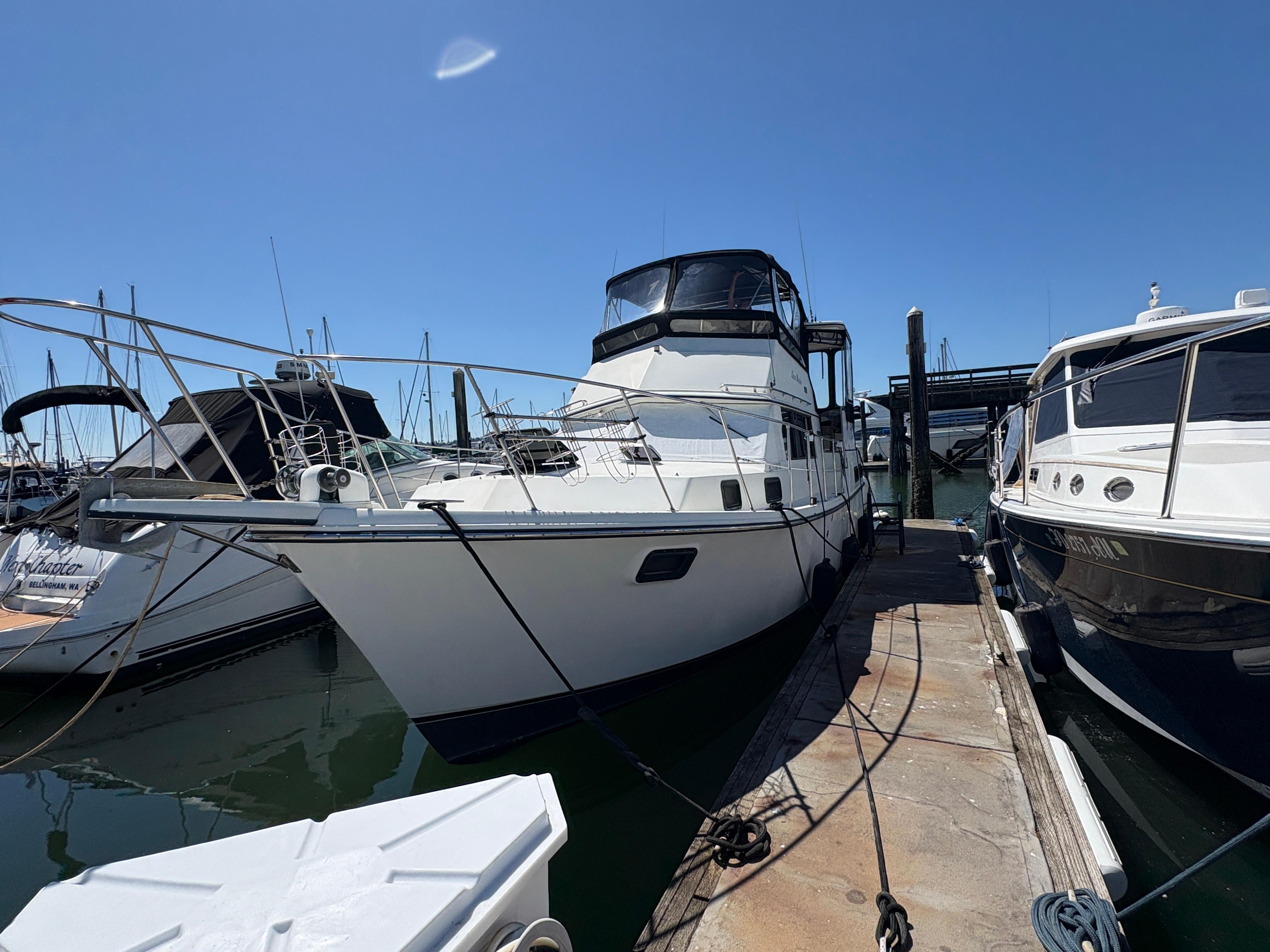 1988 Carver 36 Aft Cabin