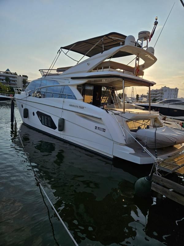 2014 Absolute 52 FLY