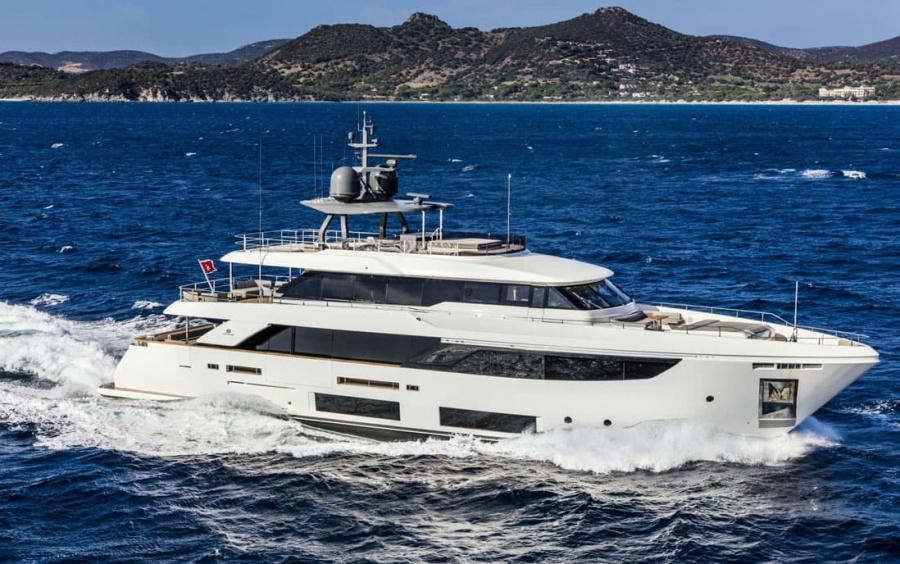 2024 Custom Line Navetta 33