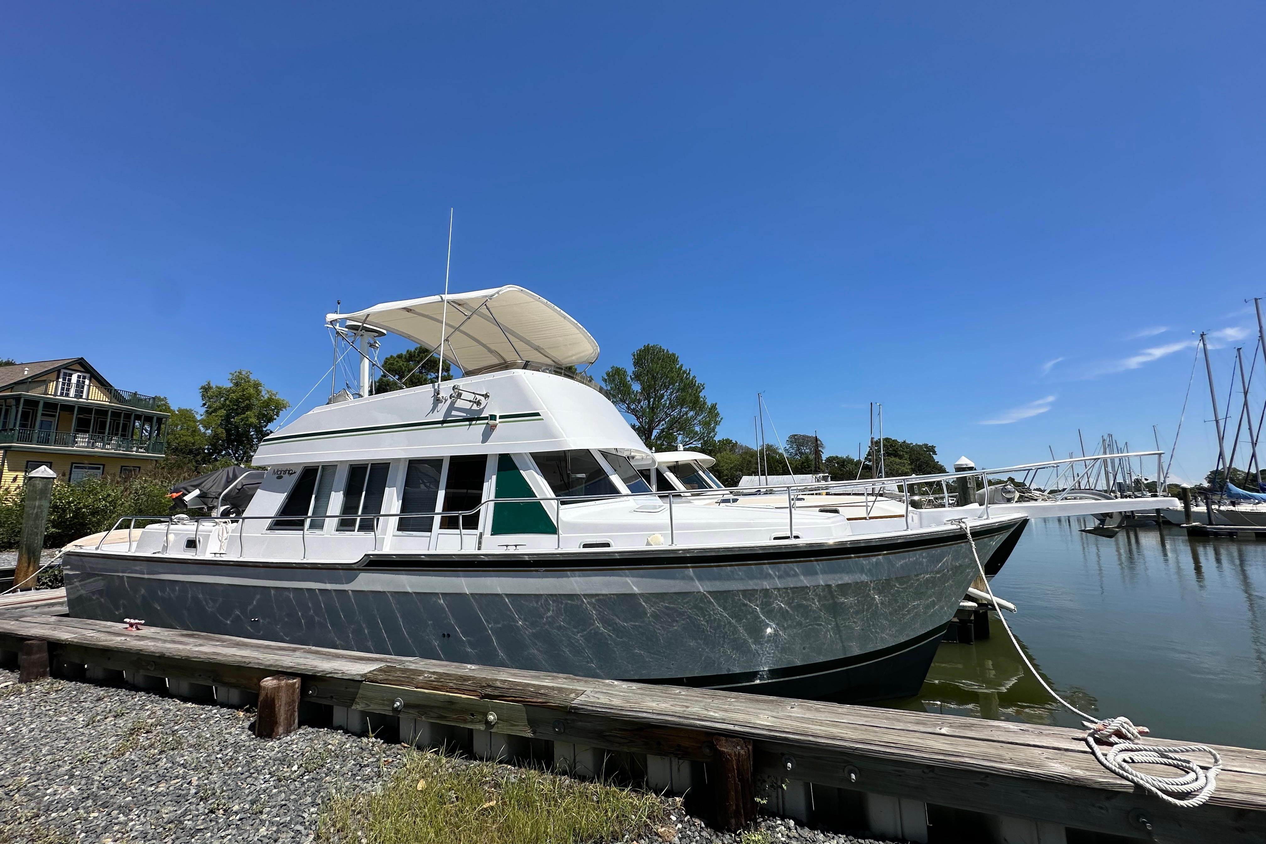2000 Mainship 43 Trawler Aft Cabin