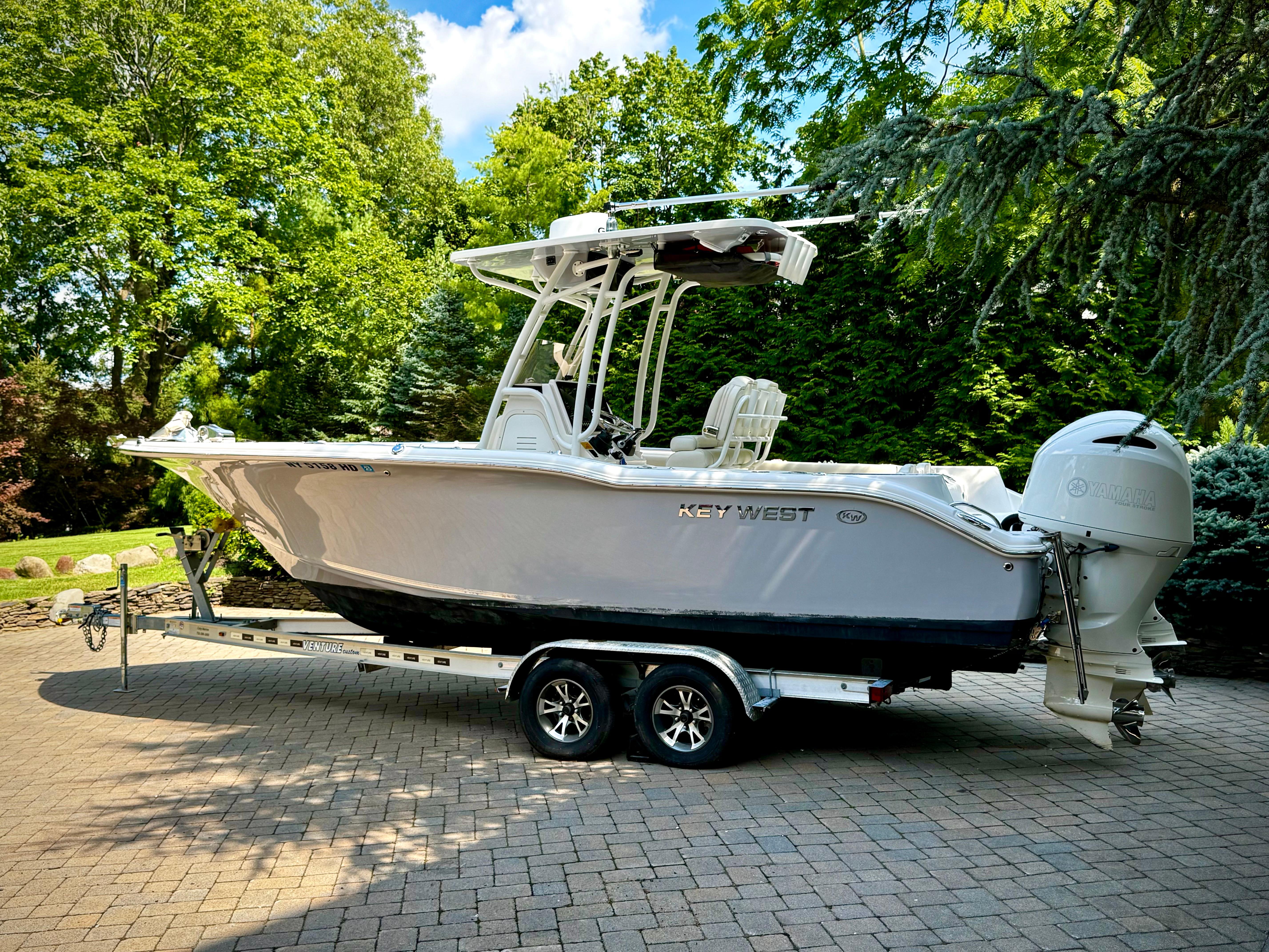 2020 Key West 244 Center Console