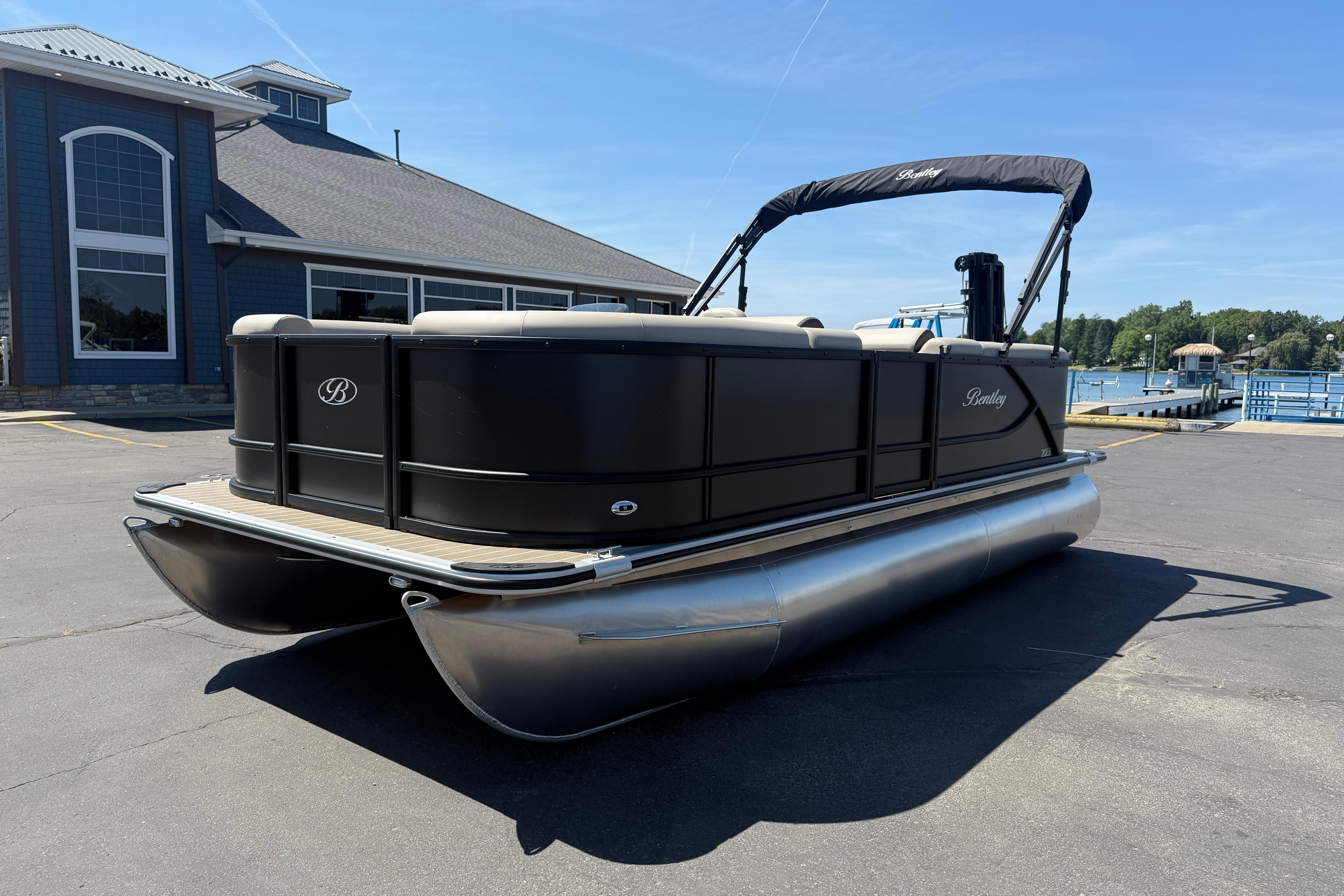 2026 Bentley Pontoons LE 200 CW