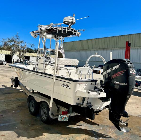 Boston Whaler 210 Montauk