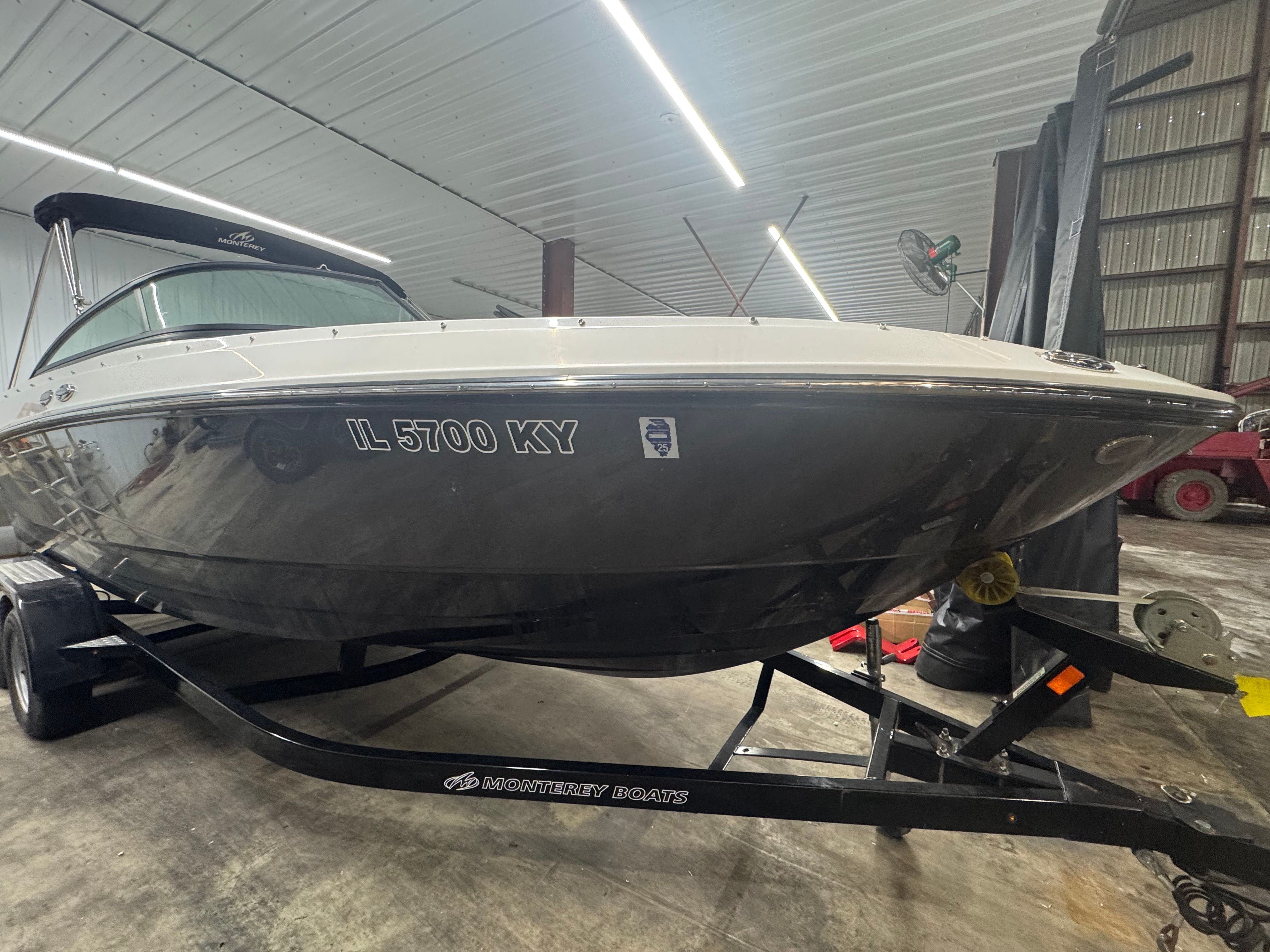 2018 Monterey M22
