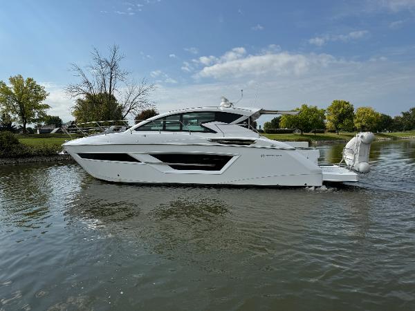 2023 Cruisers Yachts 46 Cantius