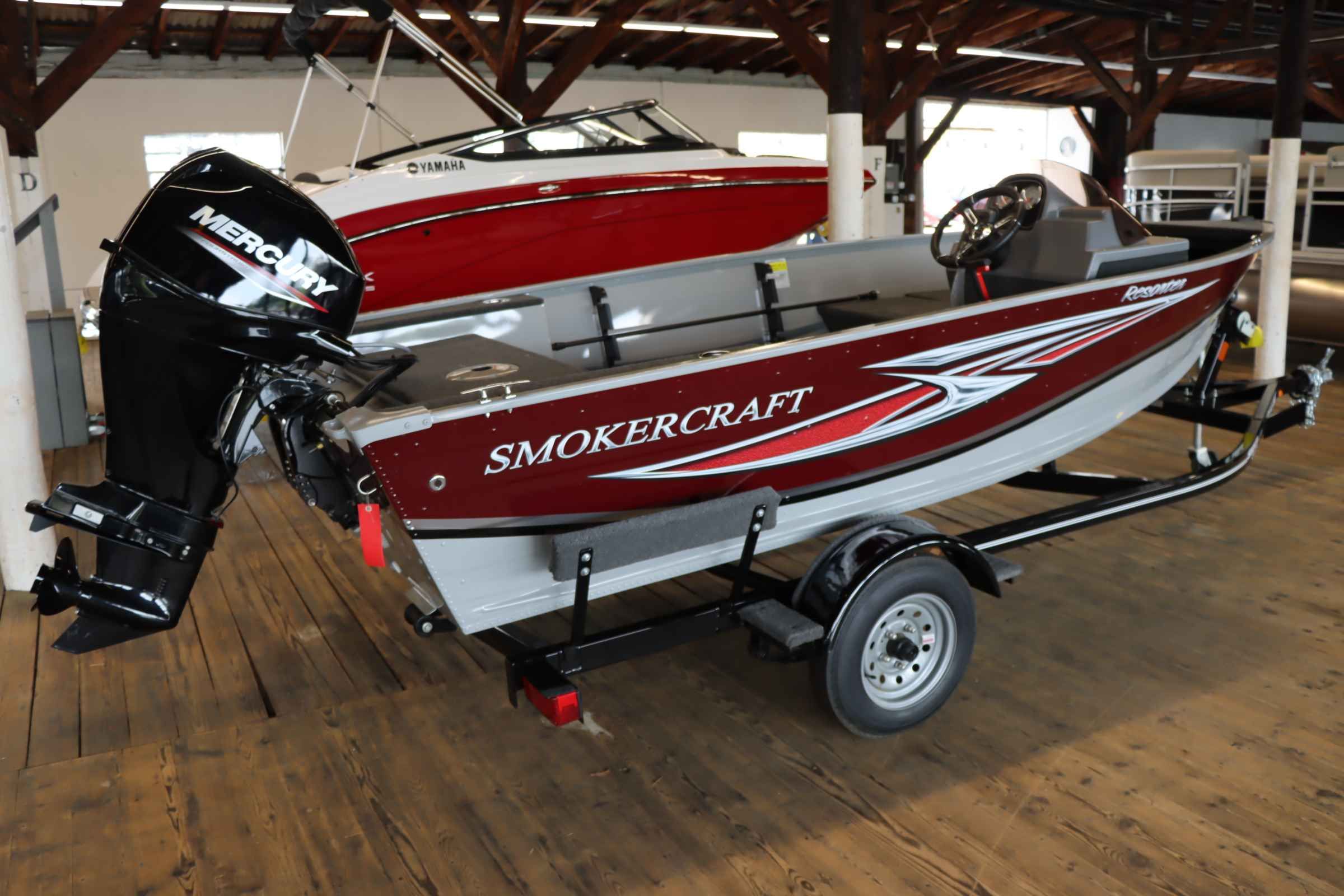 2025 Smoker Craft 151 Resorter