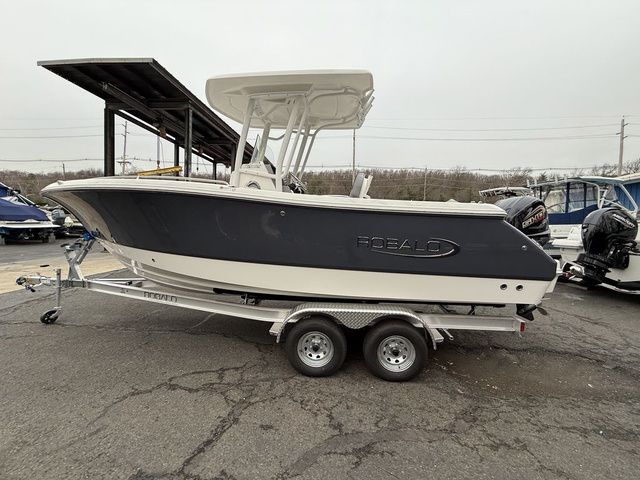 2026 Robalo R232 Explorer