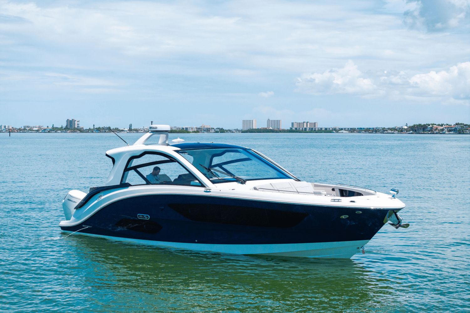 2025 Sea Ray Sundancer 370 Outboard