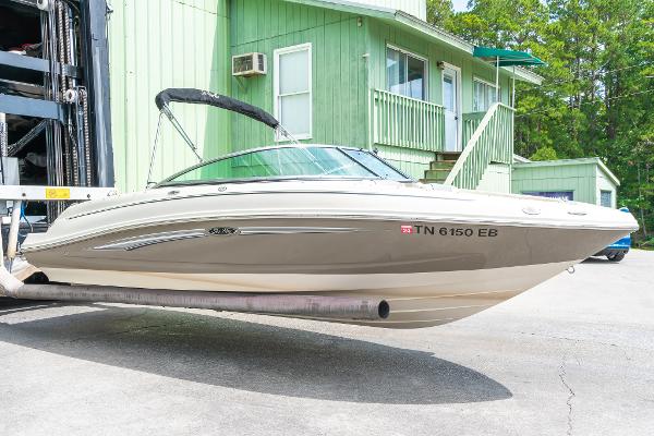 2009 Sea Ray 210 Select