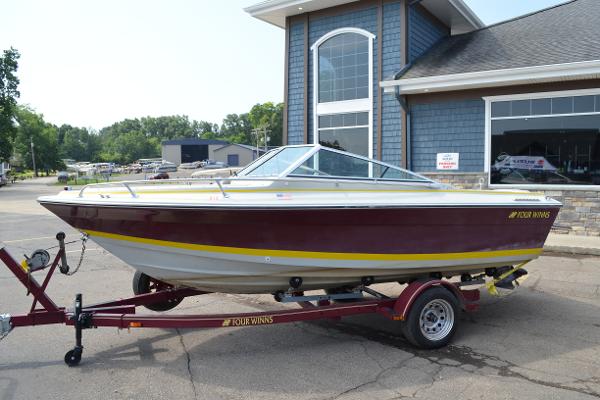 1986 Four Winns Open bow