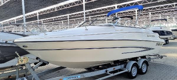 2005 Glastron 219 CUDDY