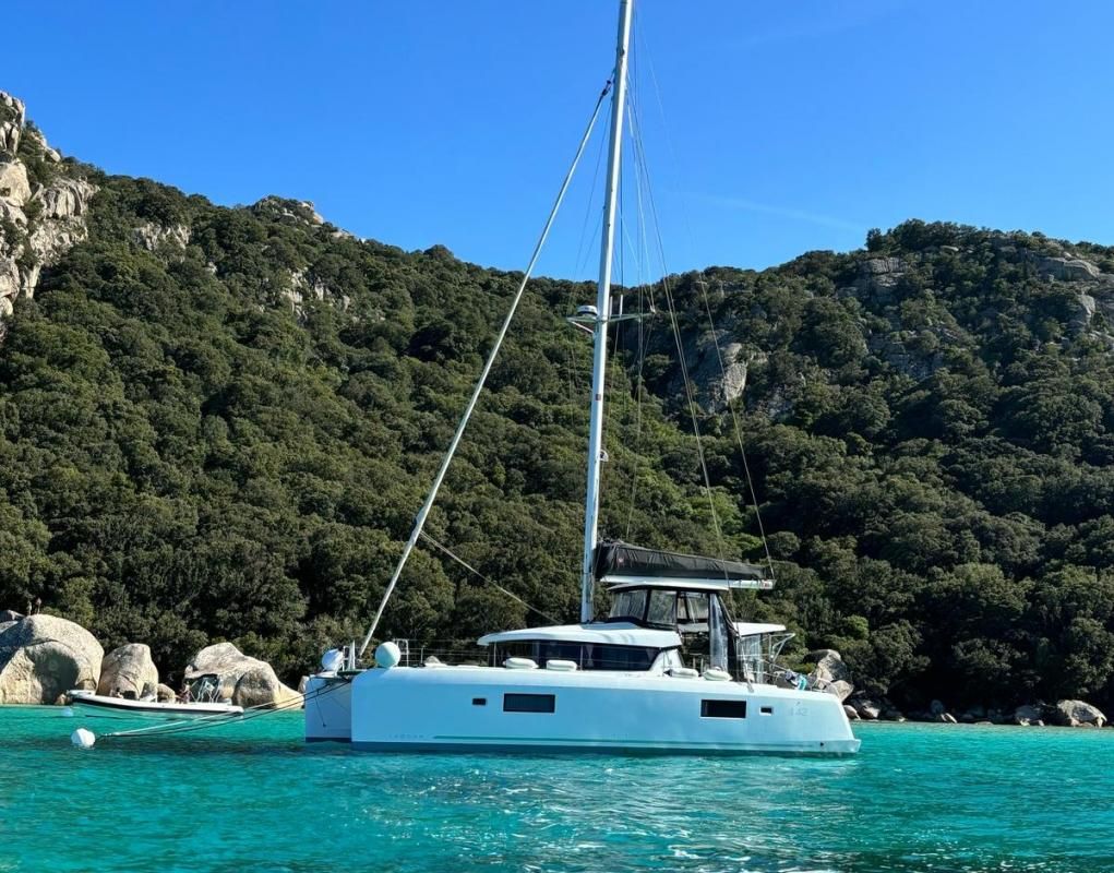 2024 Lagoon 42