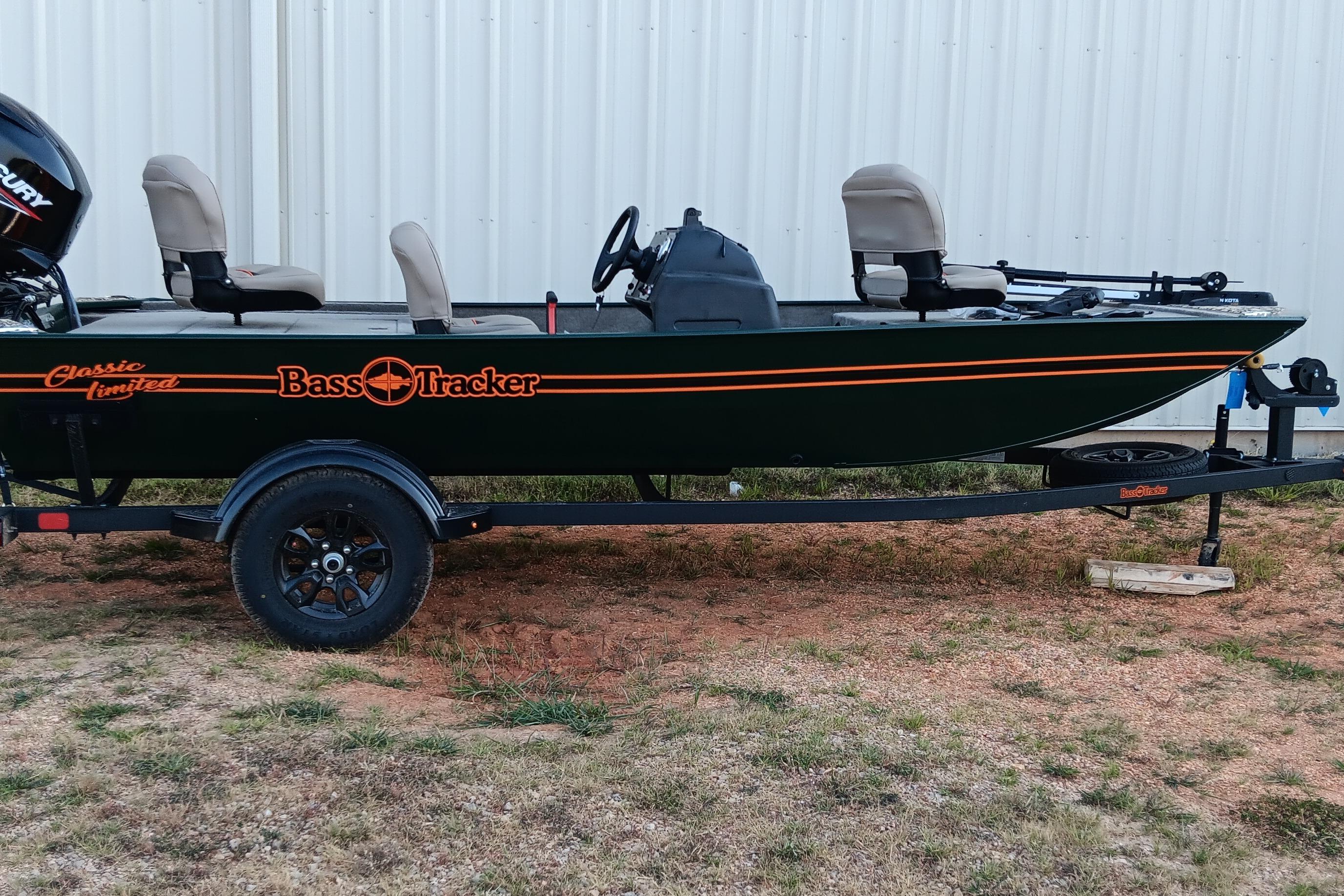 2026 Tracker Bass Tracker Classic Limited