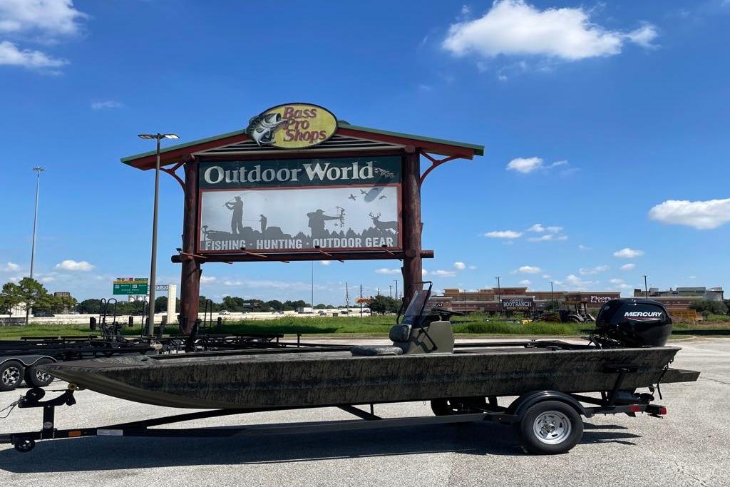 2026 Tracker Grizzly 1860 CC