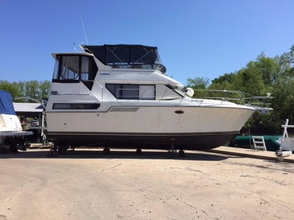 1993 Carver 370 Aft Cabin Motoryacht