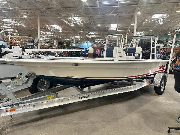 2025 Mako 18 Pro Skiff Patriot Edition
