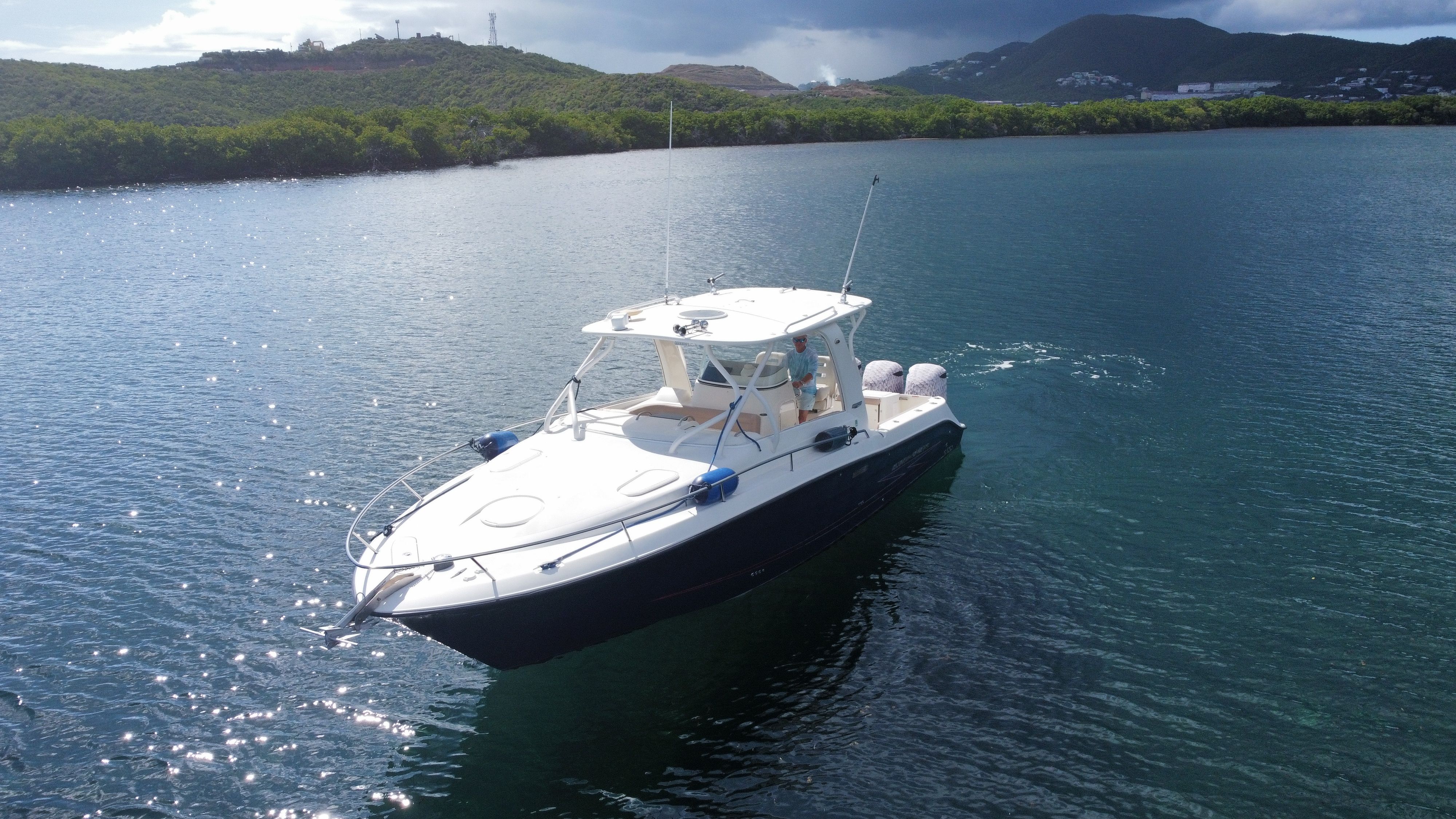 Hydra-Sports 3600 VX 2011 Hydra-Sports 3600 VX boat cruising on a scenic lake.