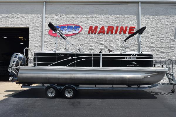 2022 Bennington SX 23 Stern Lounge
