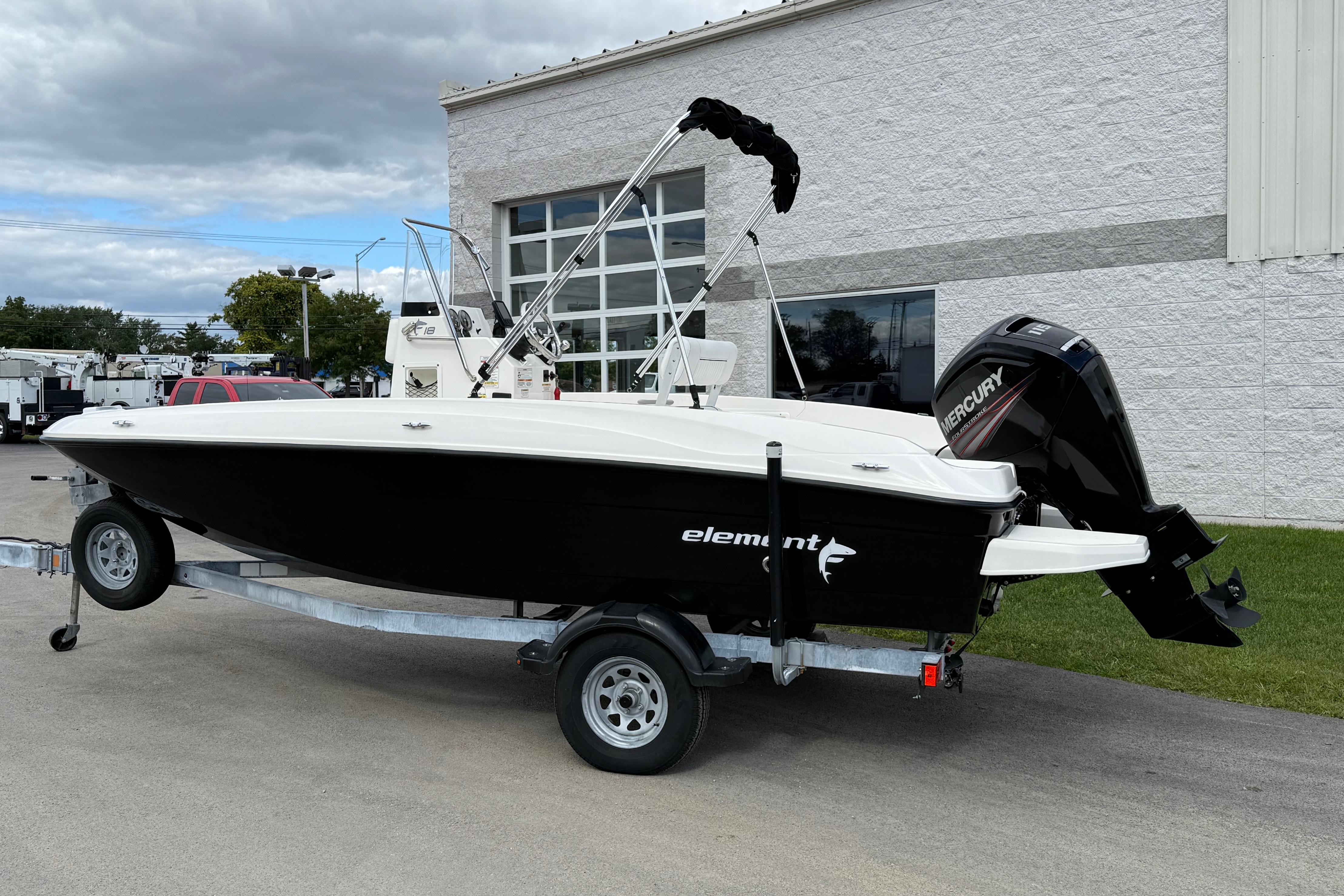 2016 Bayliner Element F18