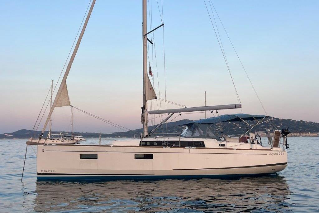 2019 Beneteau Oceanis 38.1