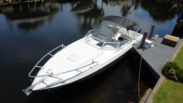 2000 Contender 35 Side Console