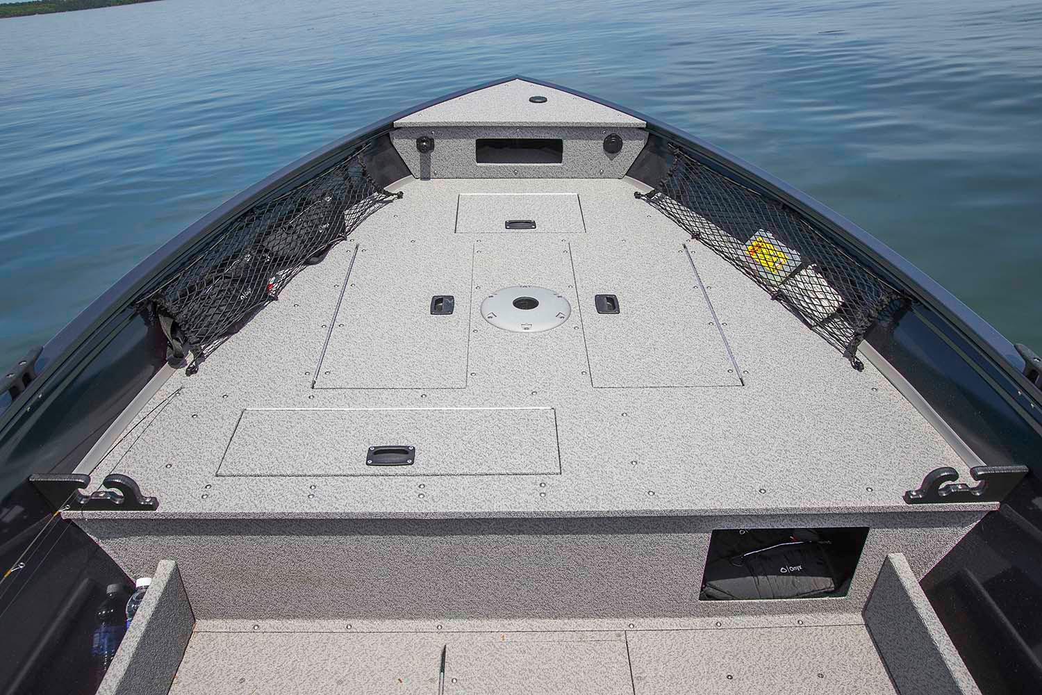 Crestliner Boat image