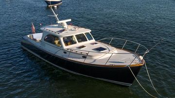2005 Hinckley Talaria 40