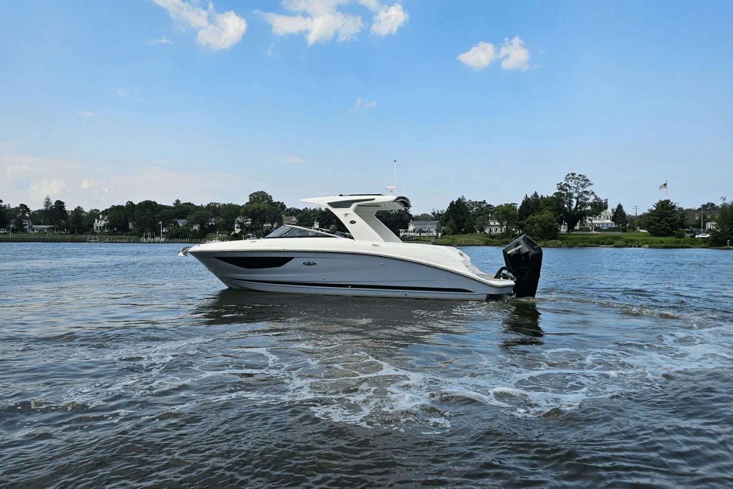 2025 Sea Ray SLX 350 Outboard