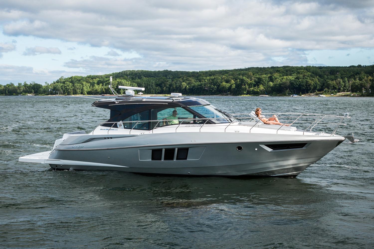 Cruisers Yachts Boat image