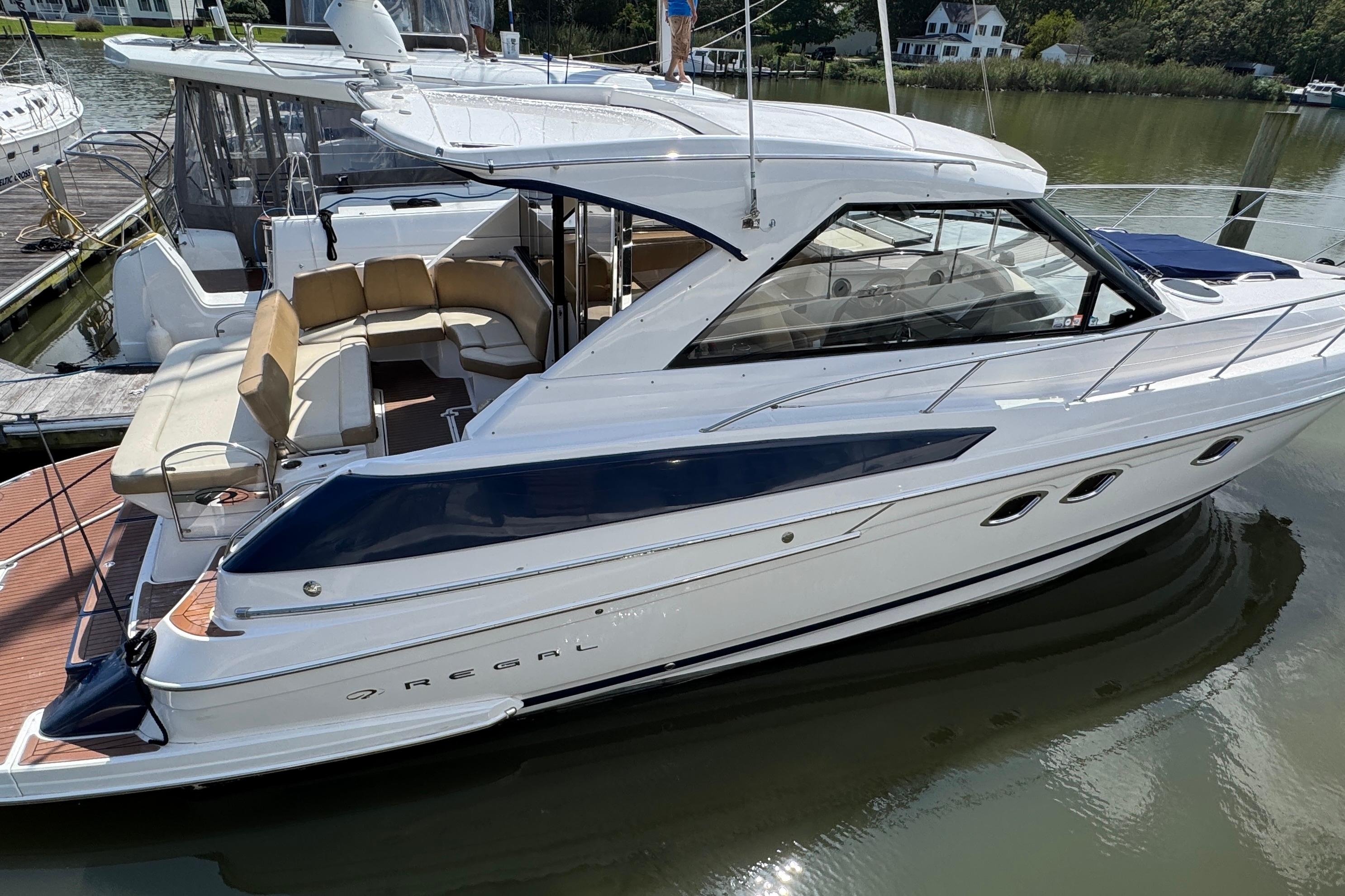 2010 Regal 44 Sport Coupe