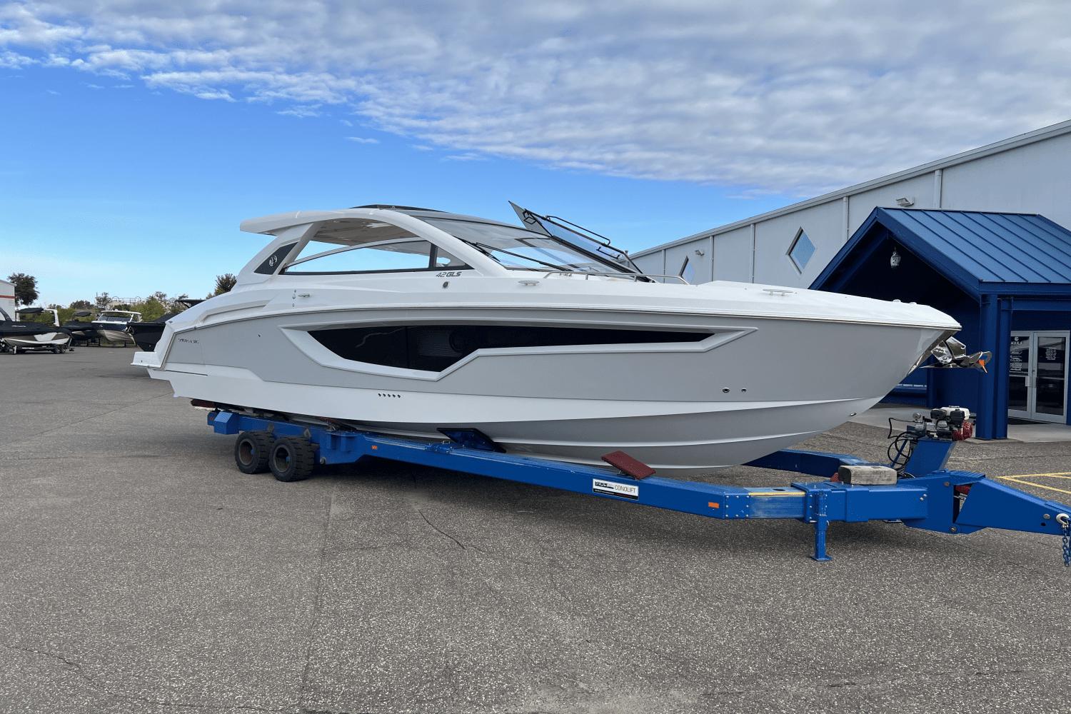 2025 Cruisers Yachts 42 GLS