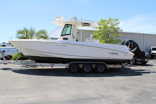 2015 Boston Whaler 320 Outrage