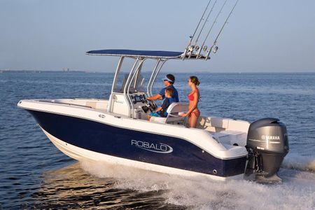 2022 Robalo R200 Review