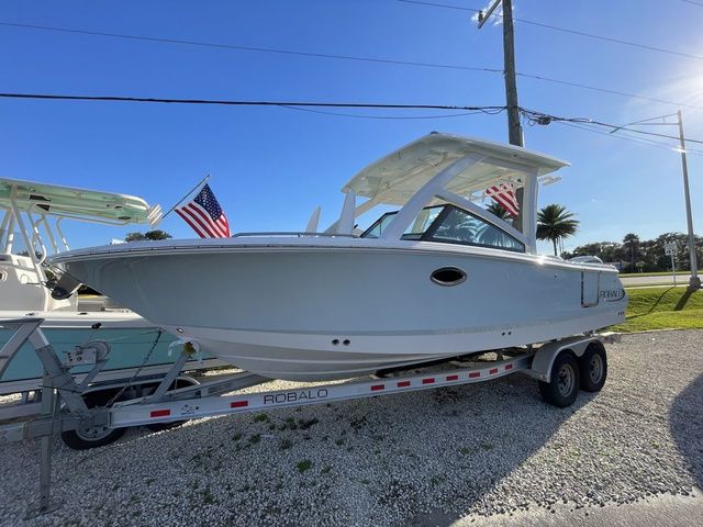 2025 Robalo R257 Dual Console