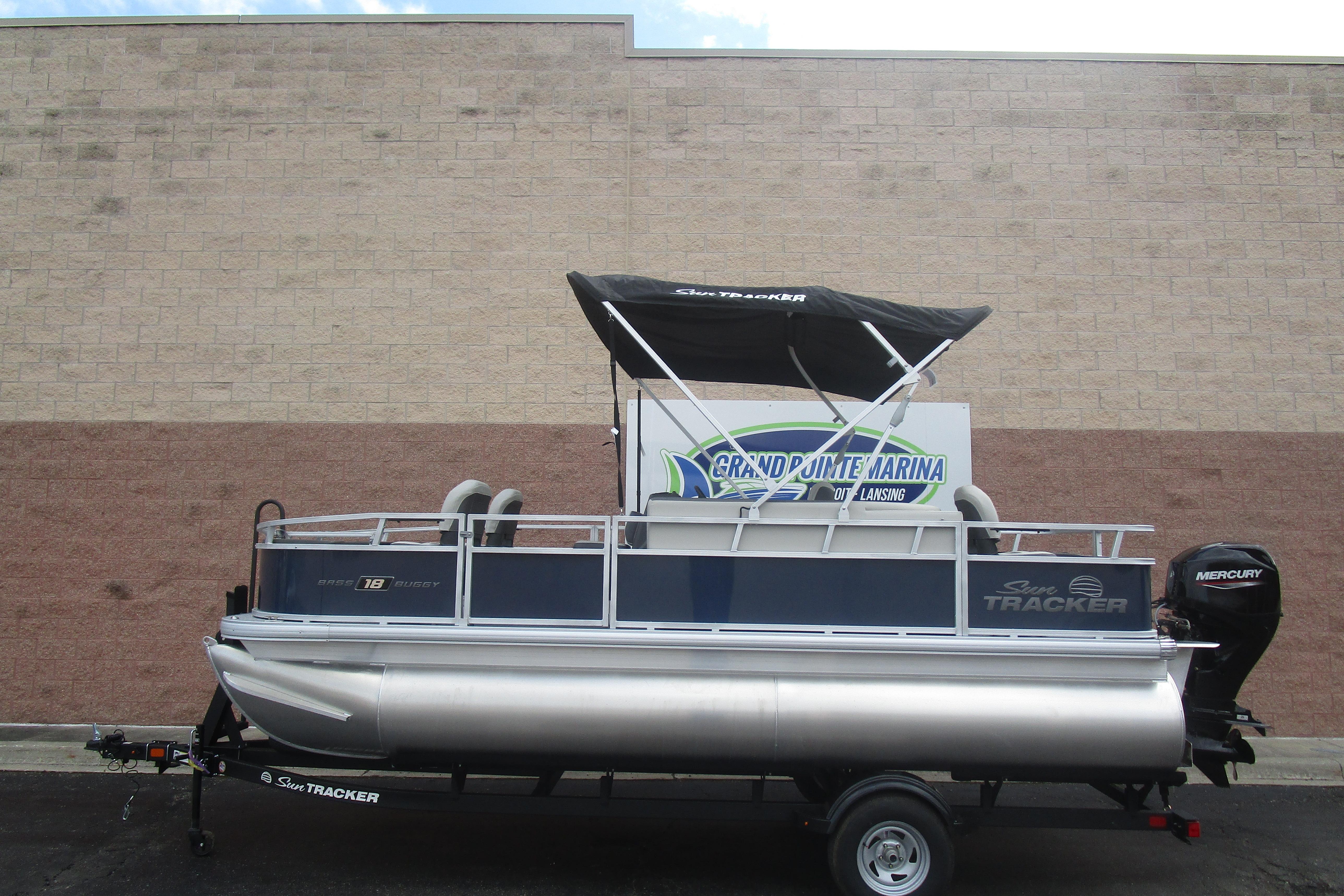 2026 Sun Tracker Bass Buggy 18 DLX