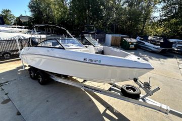 2018 Rinker Q5 OB