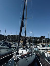 1976 Sailboat islander 38