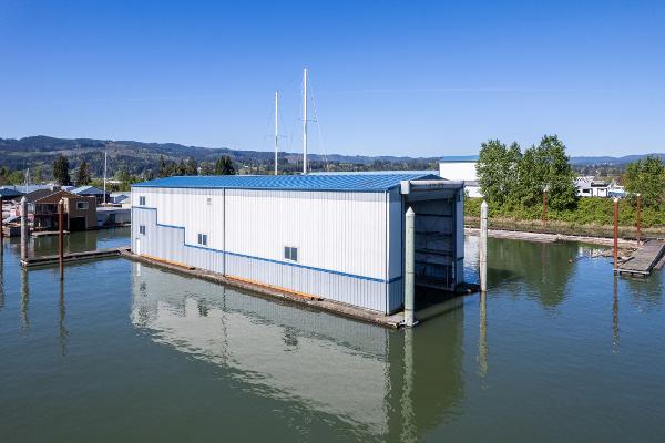 1985 Custom Larson Boathouse