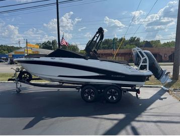 2021 Glastron GX 210